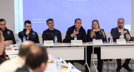 İzmir esnafına dijital destek ve ruhsat kolaylığı geliyor