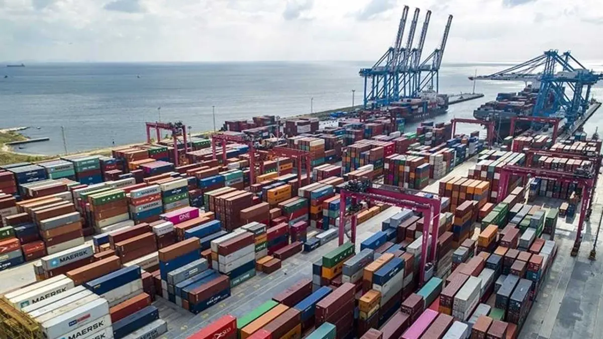 Türkiye'nin 2025 yılı ihracatı 273 milyar doları aştı haberinin görseli