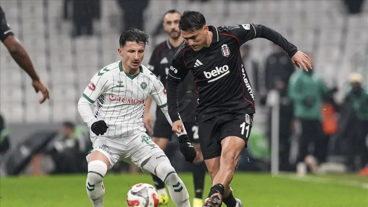 Beşiktaş geriden geldi, Dolmabahçe’de 3 puanı kaptı haberinin görseli