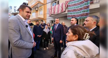 Buca’da sel ziyareti: Duman ve Güç zarar gören mahallelerde inceleme yaptı