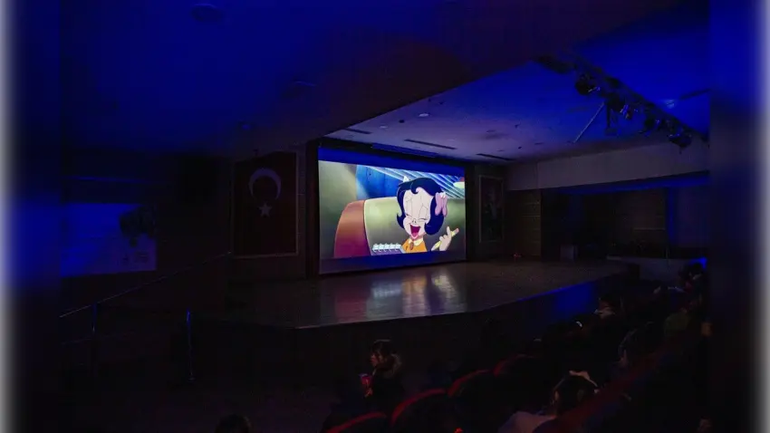 Çiğli Belediyesi, yarıyıl tatilinde çocuklara sinema keyfi yaşattı