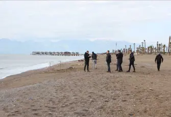 İzmir’de sahile vurmuş çocuk cesedi bulundu