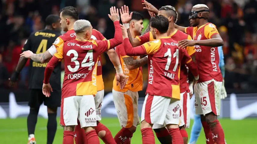 Aslan liderlik koltuğunda kükredi haberinin görseli