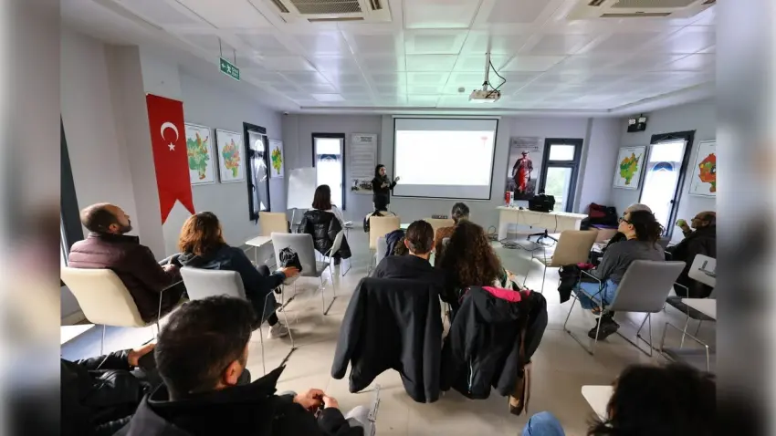 Efes Selçuk’ta Toprak Okulu’nda mantar yetiştiriciliği eğitimi