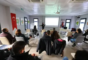 Efes Selçuk’ta Toprak Okulu’nda mantar yetiştiriciliği eğitimi