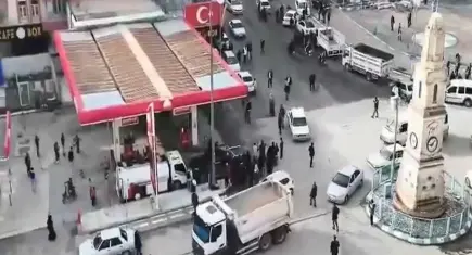 Husumetli taraflar ikinci kez kavga etti: 11 yaralı