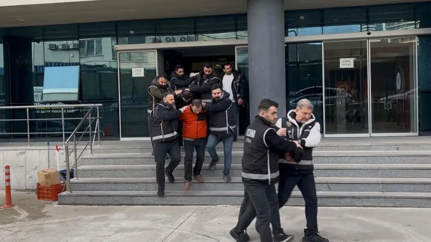İzmir ve 4 ilde Sarallar operasyonu: 14 şüpheli gözaltında haberinin görseli