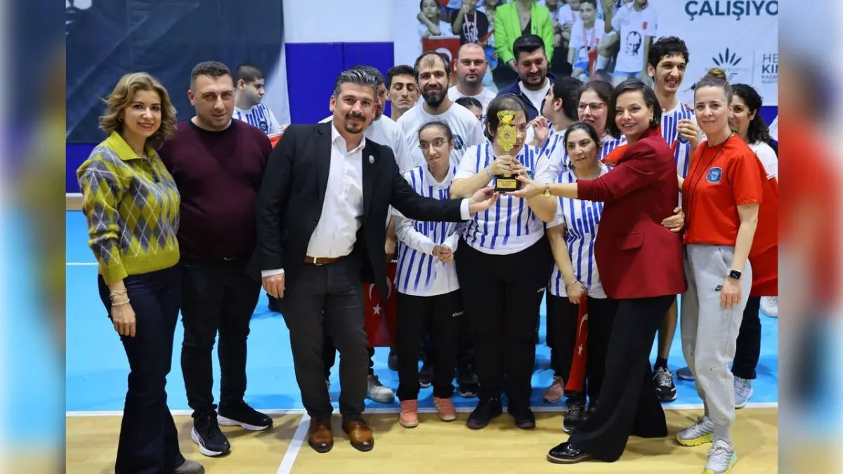 Karabağlar’da Sömestr Spor Şenliği coşkuyla geçti haberinin görseli