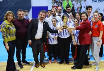 Karabağlar’da Sömestr Spor Şenliği coşkuyla geçti