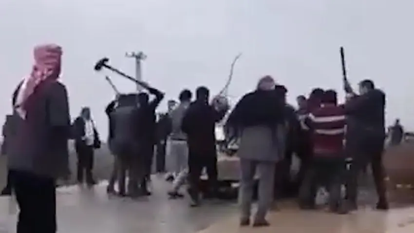 Şanlıurfa’da taşlı sopalı arazi kavgası kamerada