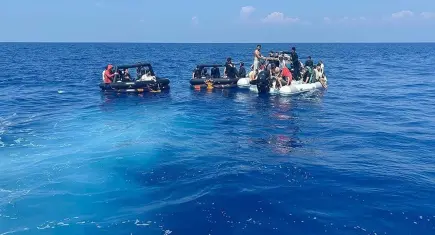 Seferihisar'da 43 düzensiz göçmen yakalandı