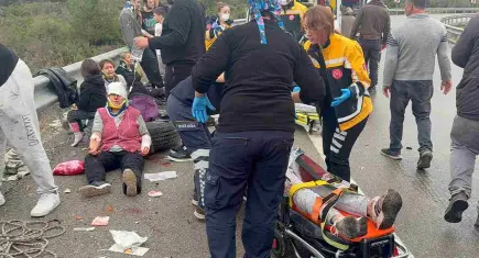 Tekirdağ’dan Antalya’ya giden yolcu otobüsü devrildi: Çok sayıda ölü ve yaralı var