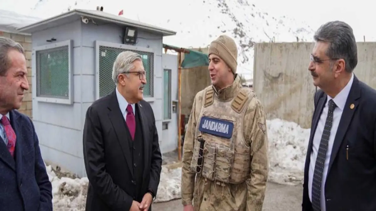 AK Parti’li Yayman’dan Mehmetçiğe moral ziyareti haberinin görseli