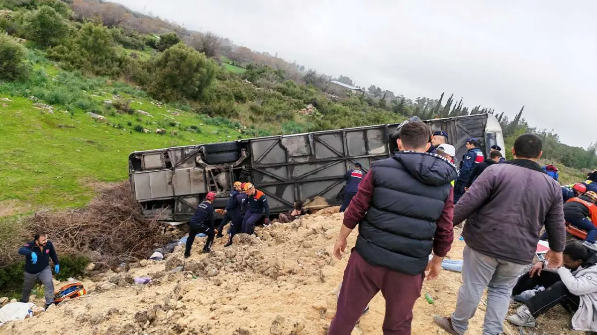 Antalya'daki kazada 10 kişi can vermişti: Otobüslerde kış lastiği neden zorunlu değil? haberinin görseli
