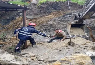 Aydın'da sağanak nedeniyle istinat duvarı çöktü; altında kalan 4 koyun öldü