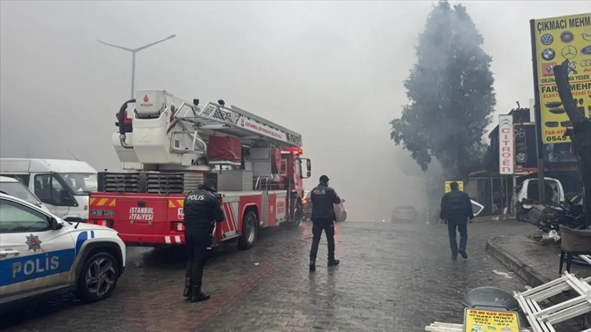 Başakşehir'de sanayi sitesinde yangın paniği haberinin görseli
