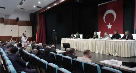 Başdaş’ın yağmur videosu Konak Meclisi’nde montaj polemiğine dönüştü