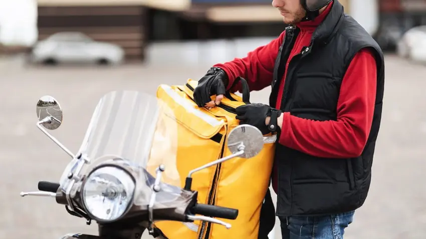 Esnaf kuryelerin BAĞ-KUR primleri için yeni tahsilat modeli masada haberinin görseli