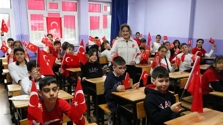 İzmir’de ders zili çaldı