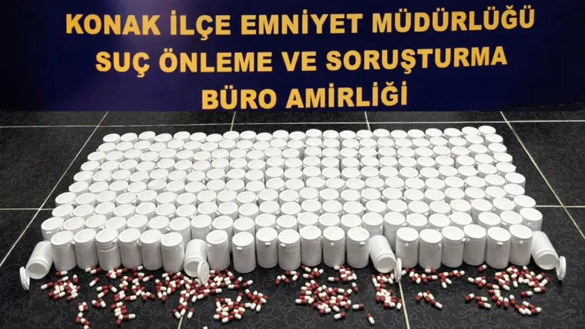 İzmir haber: Uyuşturucu operasyonunda 450 bin yasaklı hap ve 1 kilo 660 gram yasaklı madde ele geçirildi
