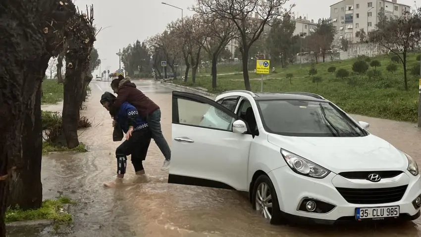 İzmir zabıtasından yürekleri ısıtan hareket