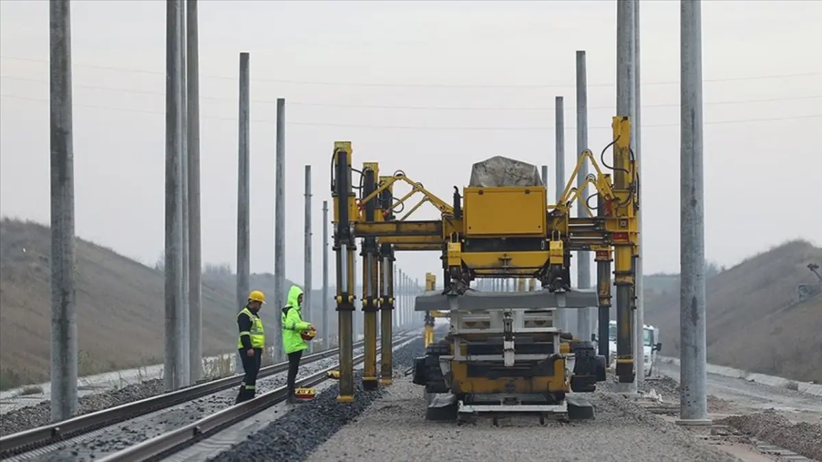 Karadeniz’de demir yolu koridoru: Samsun-Trabzon-Sarp Demir Yolu Projesi için düğmeye basıldı haberinin görseli