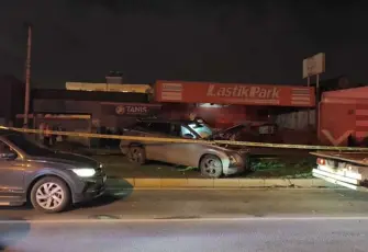 Mersin’de kontrolden çıkan cip refüje daldı: 3 ölü, 3 yaralı