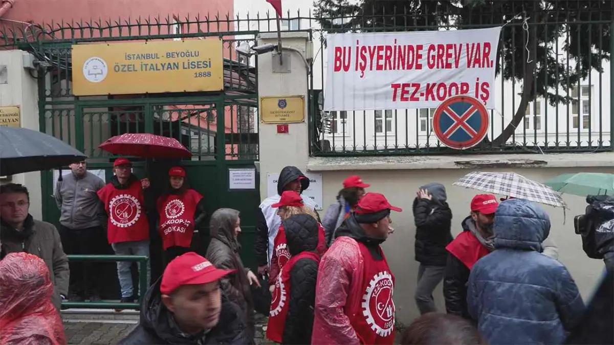Özel İtalyan Lisesi'nde iş bırakma eylemi: 14 Türk öğretmenden grev kararı haberinin görseli