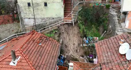 Sarıyer’de heyelan paniği: 4 bina tahliye edildi, onlarca kişi geceyi dışarıda geçirdi