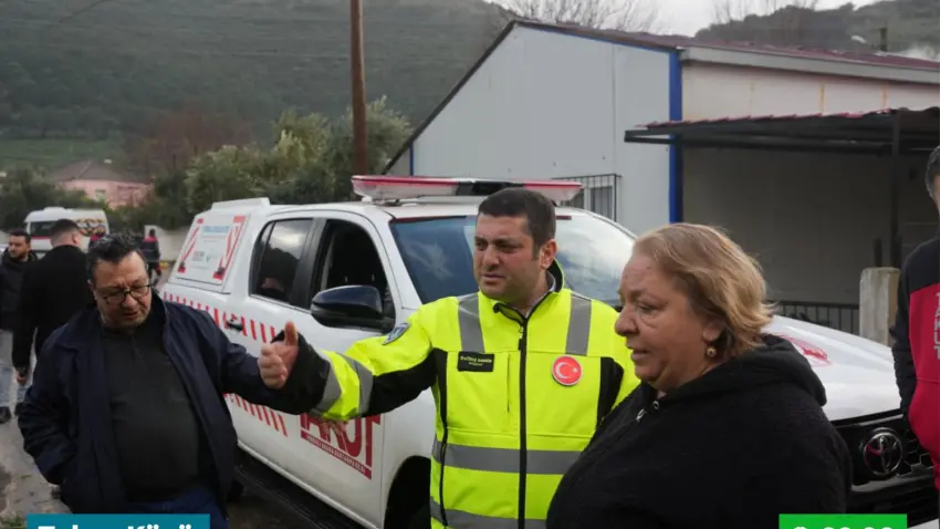 Torbalı Belediyesi yoğun yağışa karşı gece boyu sahadaydı