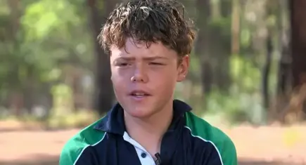 13 yaşındaki çocuk 4 saat boyunca yüzerek ailesini kurtardı