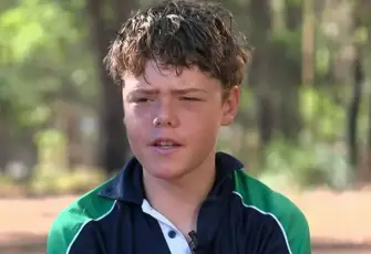 13 yaşındaki çocuk 4 saat boyunca yüzerek ailesini kurtardı