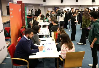İEÜ Kariyer Fuarı, öğrencilerine yeni iş fırsatları sunacak