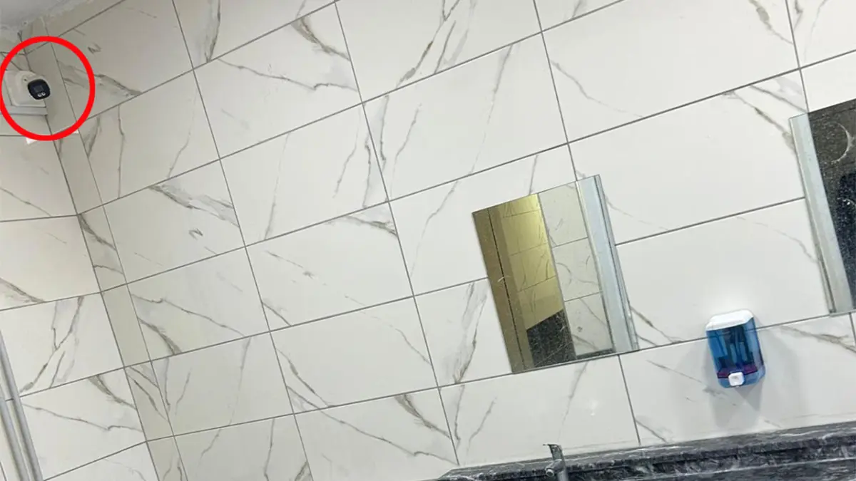Isparta’da öğrenci tuvaletinde kamera skandalı: Okul müdürü görevden alındı haberinin görseli