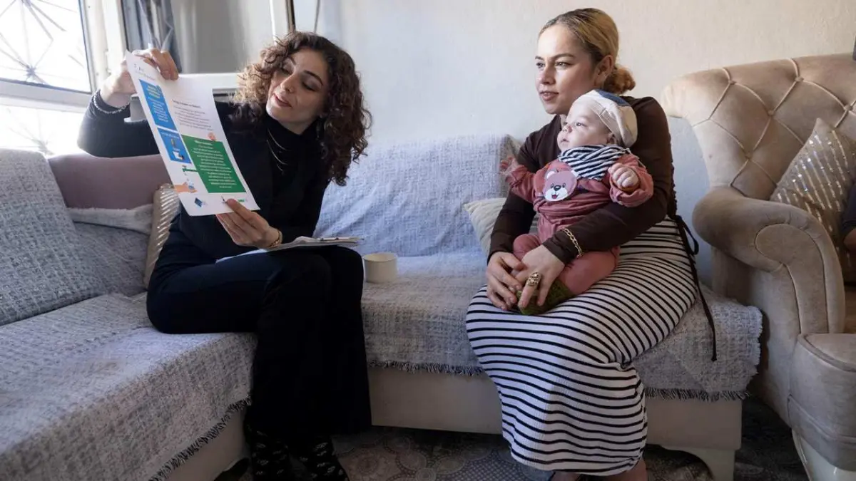 İzmir 95, anne ve bebeklerin yanında haberinin görseli