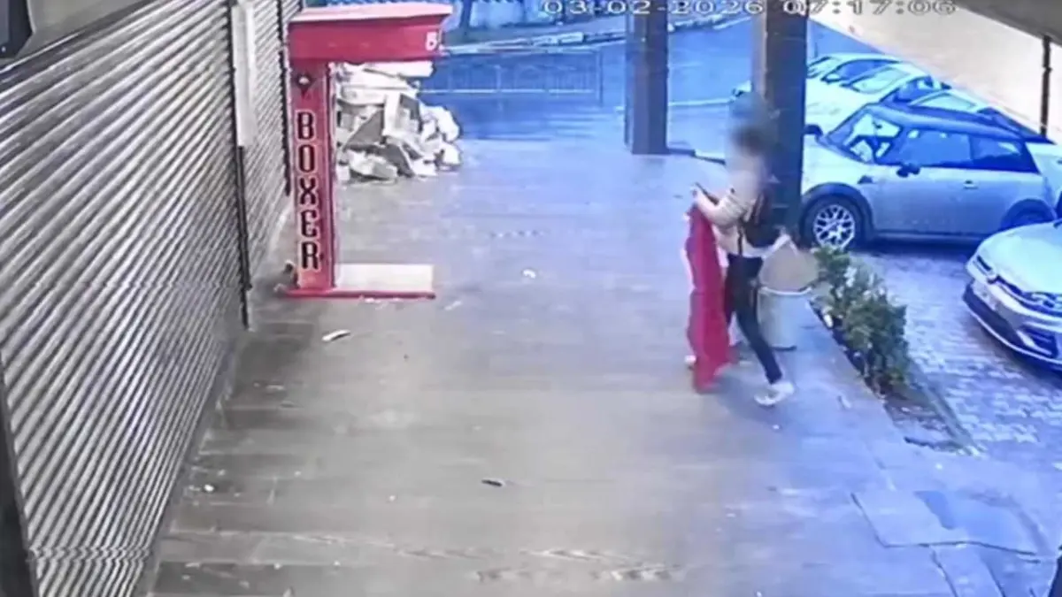 Türk bayrağına saygısızlık yapan şahıs yakalandı haberinin görseli