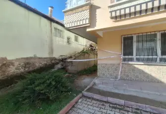 Ankara’da toprak kayması: 4 katlı bina ve gecekondu tahliye edildi