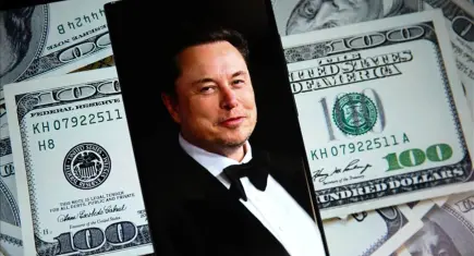 Elon Musk durdurulamıyor: Serveti 800 milyar dolara aşan ilk kişi oldu