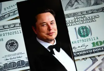 Elon Musk durdurulamıyor: Serveti 800 milyar dolara aşan ilk kişi oldu