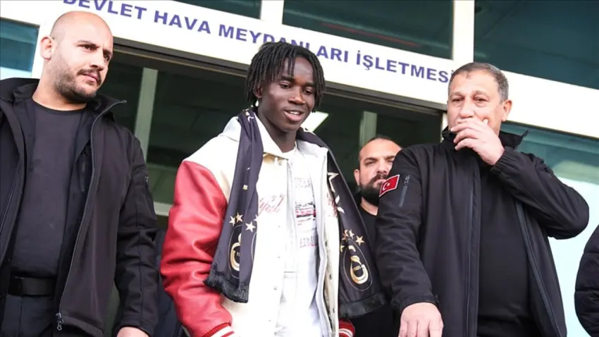 Galatasaray’dan yeni transfer: Renato Nhaga İstanbul’da  haberinin görseli