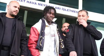 Galatasaray’dan yeni transfer: Renato Nhaga İstanbul’da 