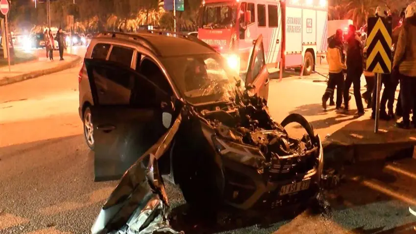 İki otomobil kafa kafaya çarpıştı: Çok sayıda yaralı var! haberinin görseli