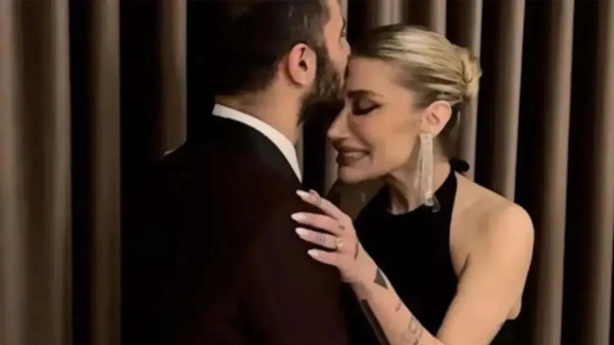 İrem Derici ile Melih Kunukçu nişanlandı haberinin görseli