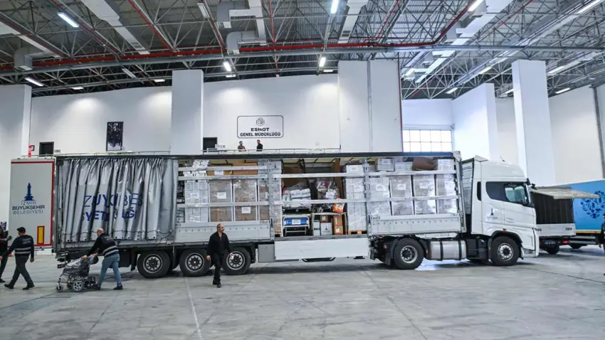 İzmir’den Hatay’a dayanışma: Unutmadık, yalnız Bırakmıyoruz