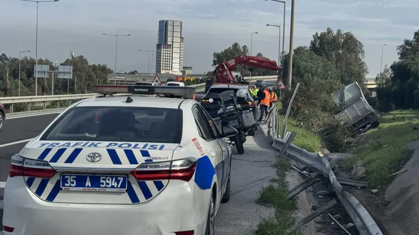 İzmir haber: Balçova’da kamyon şarampole yuvarlandı