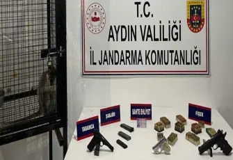   Kuşadası’nda Cephanelik Gibi Evden "Maymun" Çıktı!