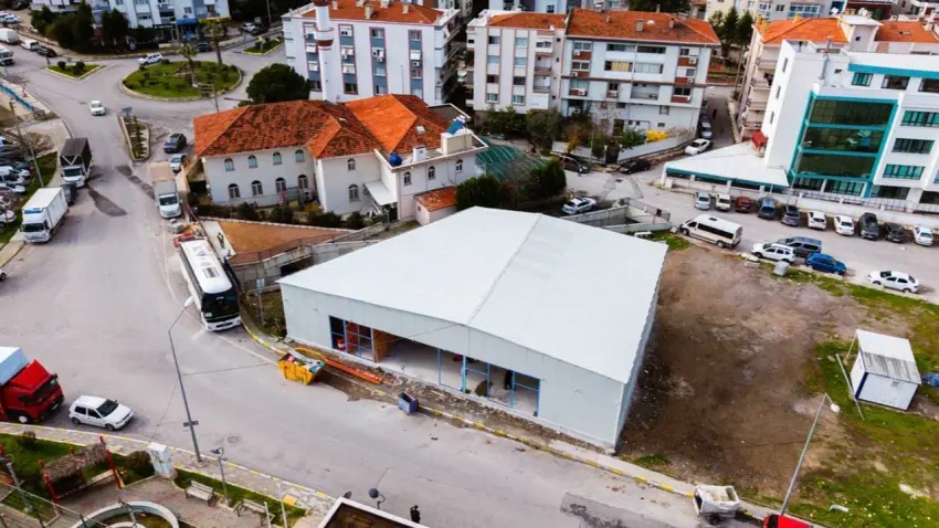 Market in Balçova dayanışmanın yeni adresi oluyor