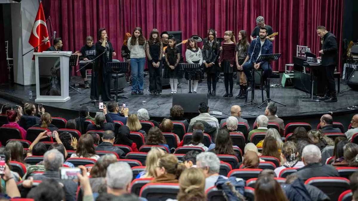 Minik müzisyenlerden Barış Manço ve Cem Karaca’ya saygı konseri haberinin görseli