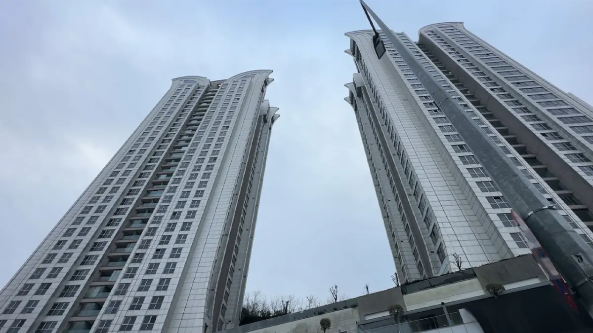 Sarıyer’de şüpheli ölüm: 12 yaşındaki çocuk 30. kattan düşerek hayatını kaybetti haberinin görseli