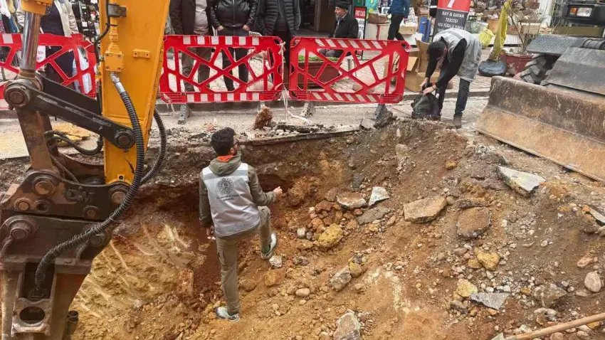 Antalya'da altyapı çalışmasında insana ait kemikler bulundu! haberinin görseli